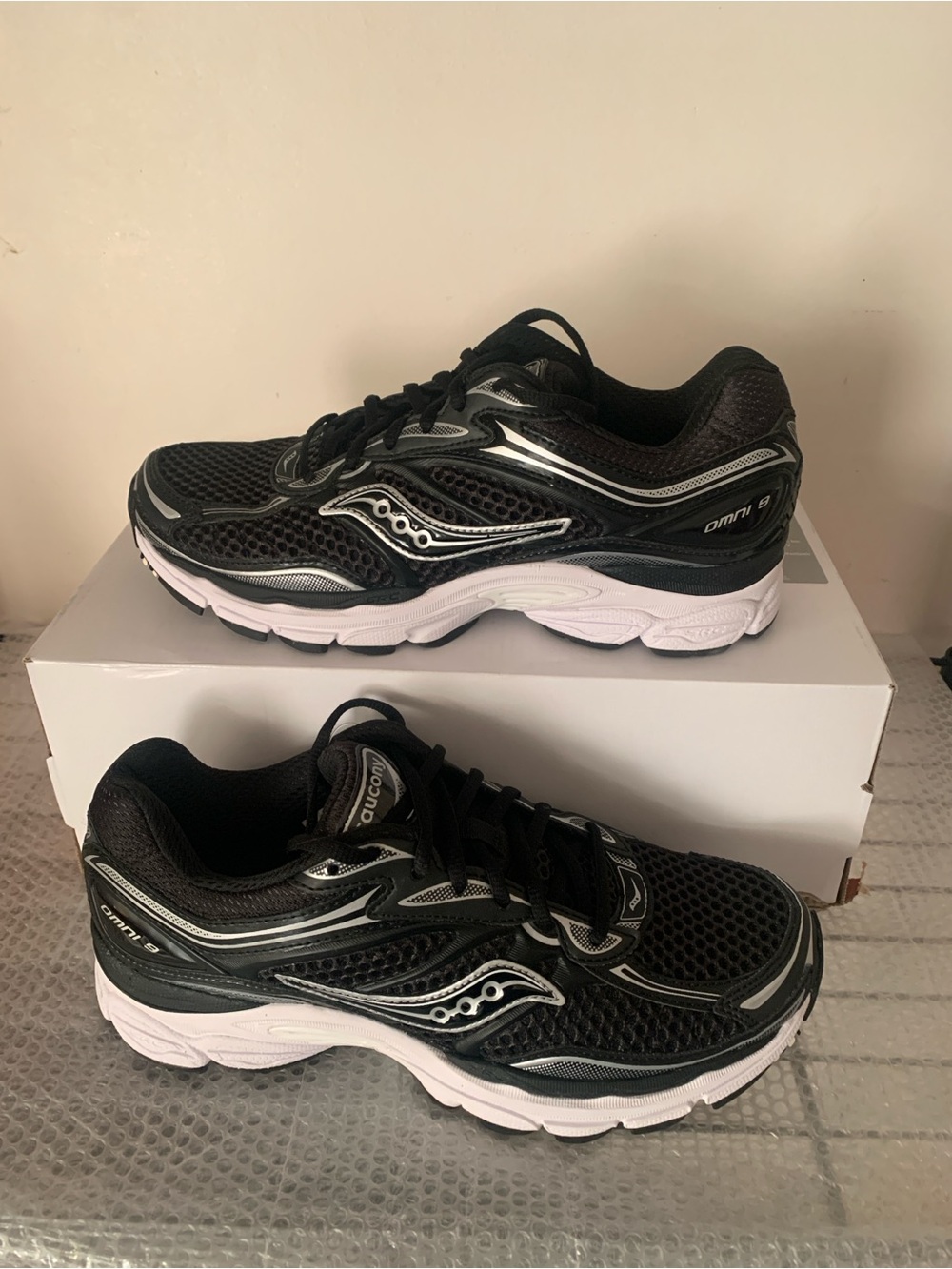 Saucony ProGrid Omni 9 Black Silver Noir Argent S70739-73